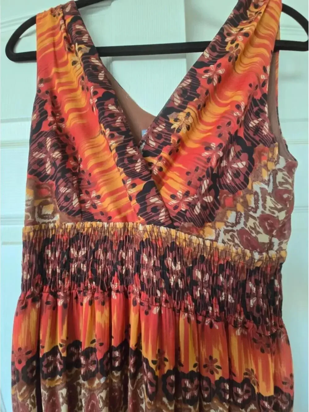 Long dress good for casual events or wedding guest - Picture 2 of 4